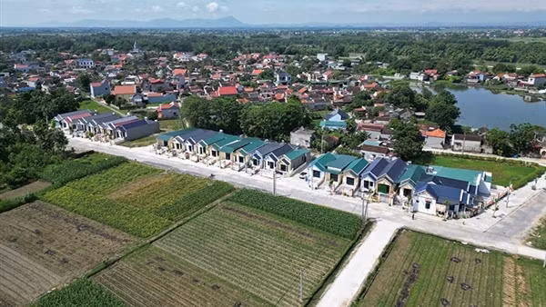 Niềm vui làng chài thoát… sông nước