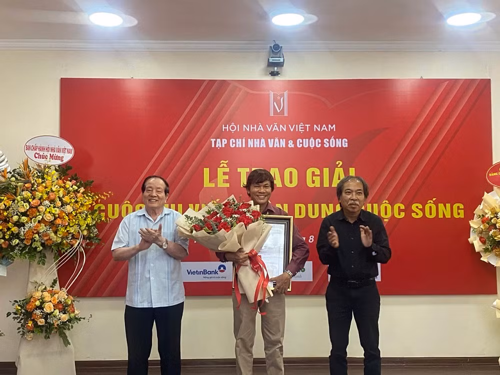 Trao giải cuộc thi viết “Chân dung cuộc sống” -0