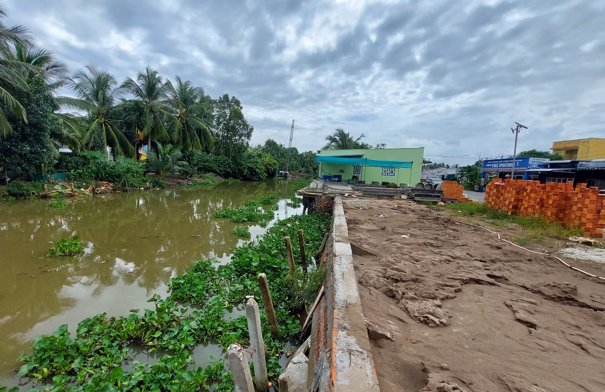 Đau đầu với tình trạng lấn chiếm sông, kênh ở Sóc Trăng -0