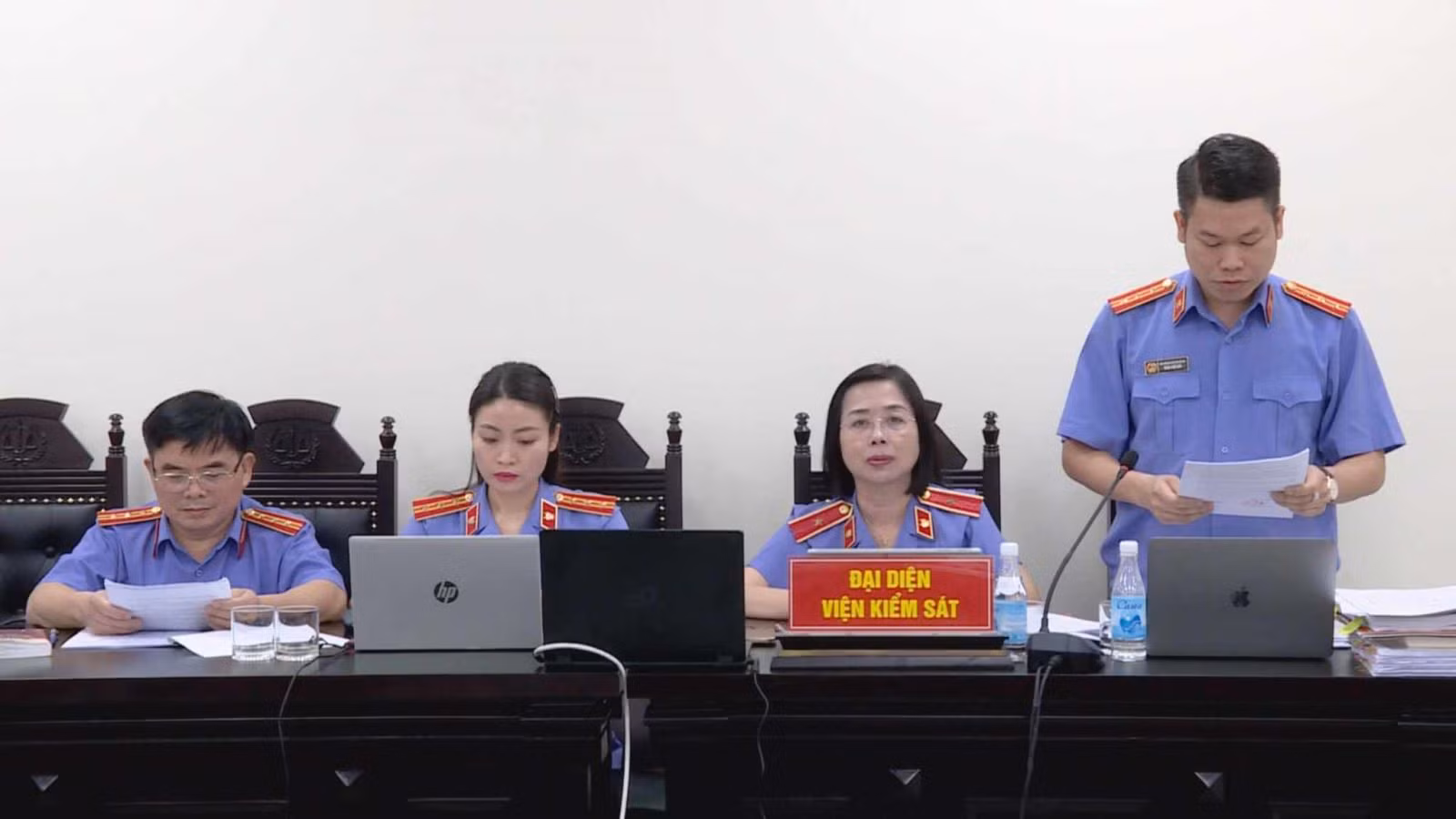 Cựu Chủ tịch TP Hà Nội Nguyễn Đức Chung bị đề nghị từ 2-3 năm tù trong vụ nâng giá cây xanh -0