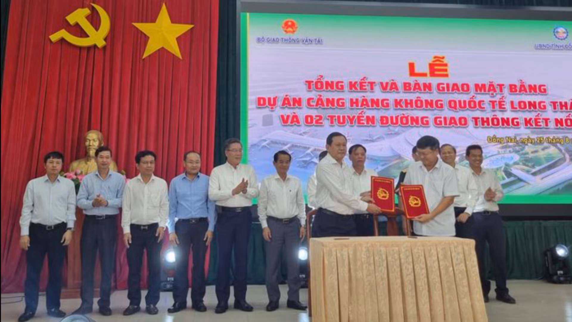 Bàn giao gần 5.000 ha đất xây dựng sân bay Long Thành -0