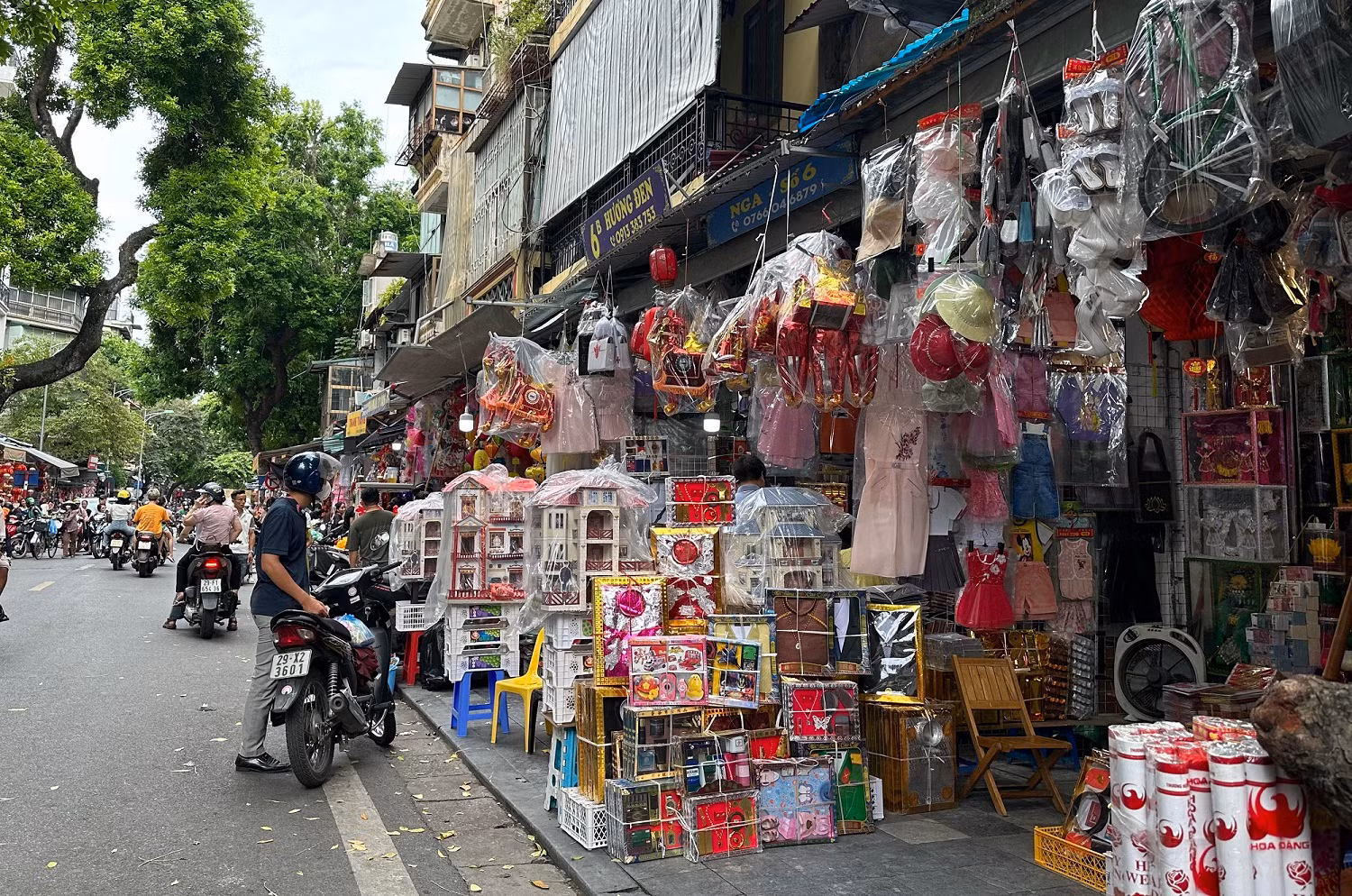 Người dân giảm chi mua vàng mã cúng Rằm tháng 7 -0