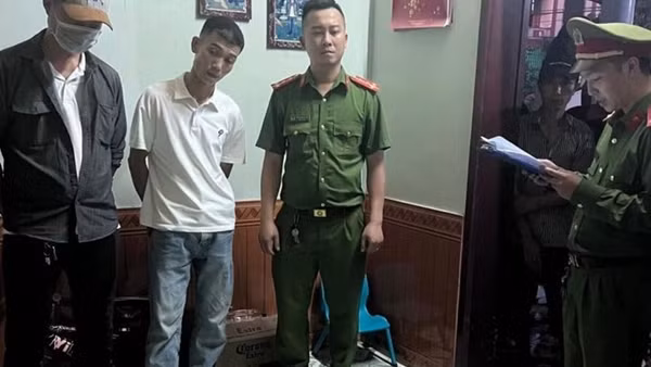 Giả vờ mua hàng rồi trộm gần 50 triệu đồng