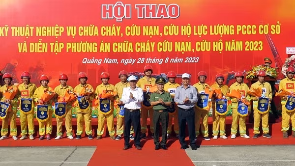 Diễn tập cứu hộ, cứu nạn tại khu công nghiệp