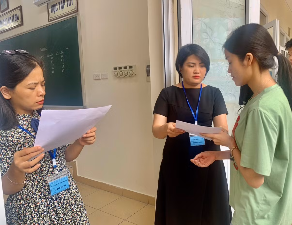 Bộ GD&ĐT thông tin về việc xử lý thí sinh chụp đề thi Ngữ văn, Toán gửi ra ngoài -0