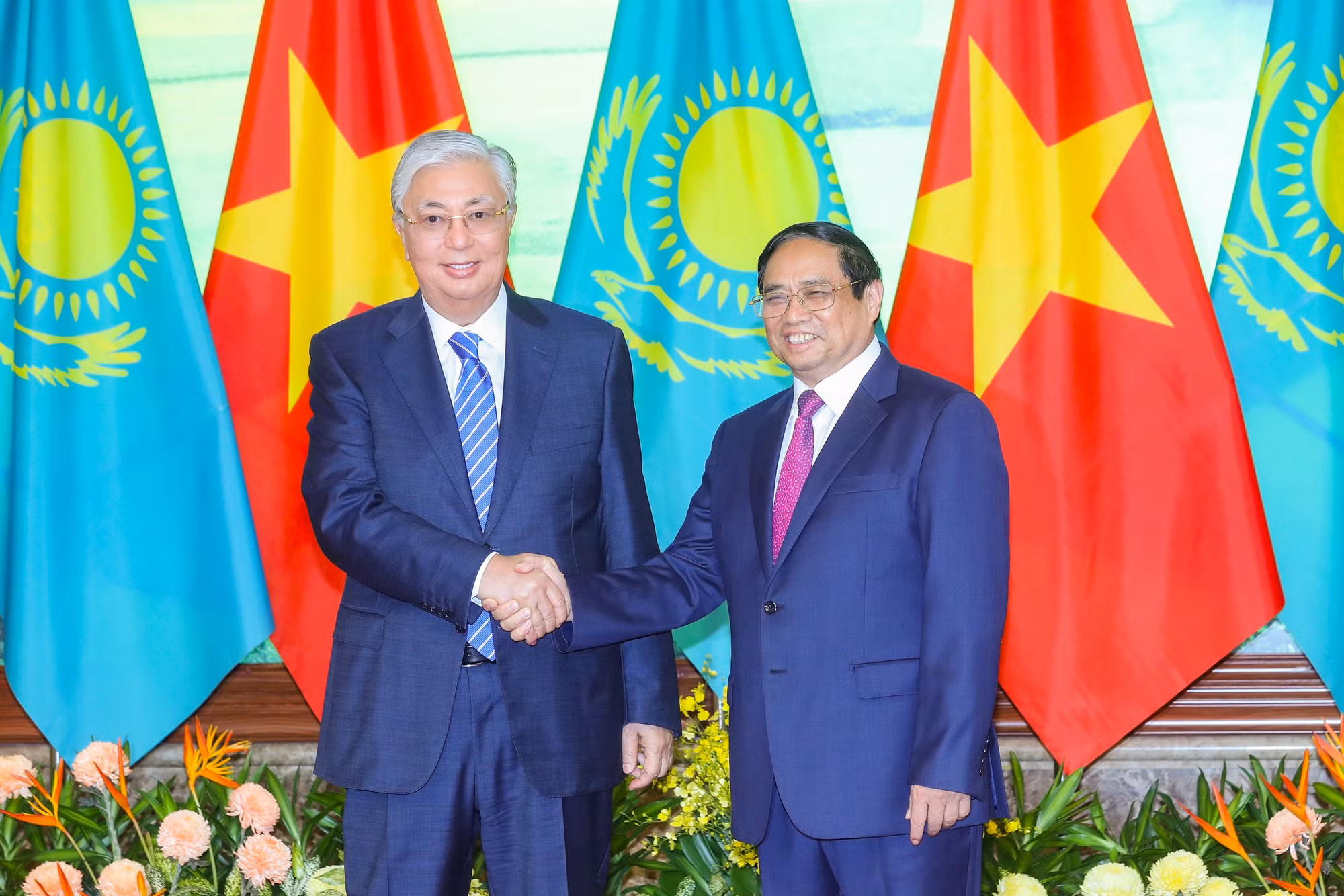 Thủ tướng Phạm Minh Chính tiếp Tổng thống Kazakhstan -0