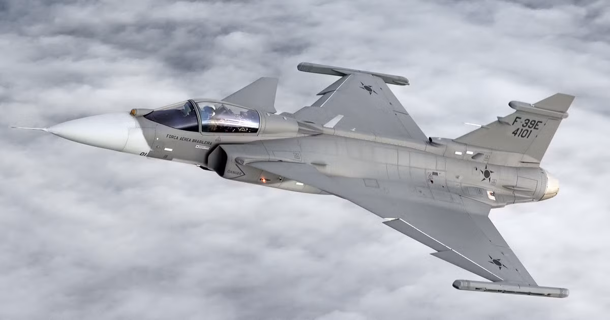 Lính Ukraine cùng lúc học lái tiêm kích F-16 Mỹ và Gripen Thụy Điển -0