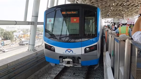 Làm sao đảm bảo nguồn thu để metro hoạt động?