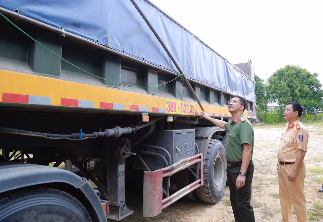 Phát hiện chiêu trò mới nhằm tự động cơi nới thành thùng của xe -0