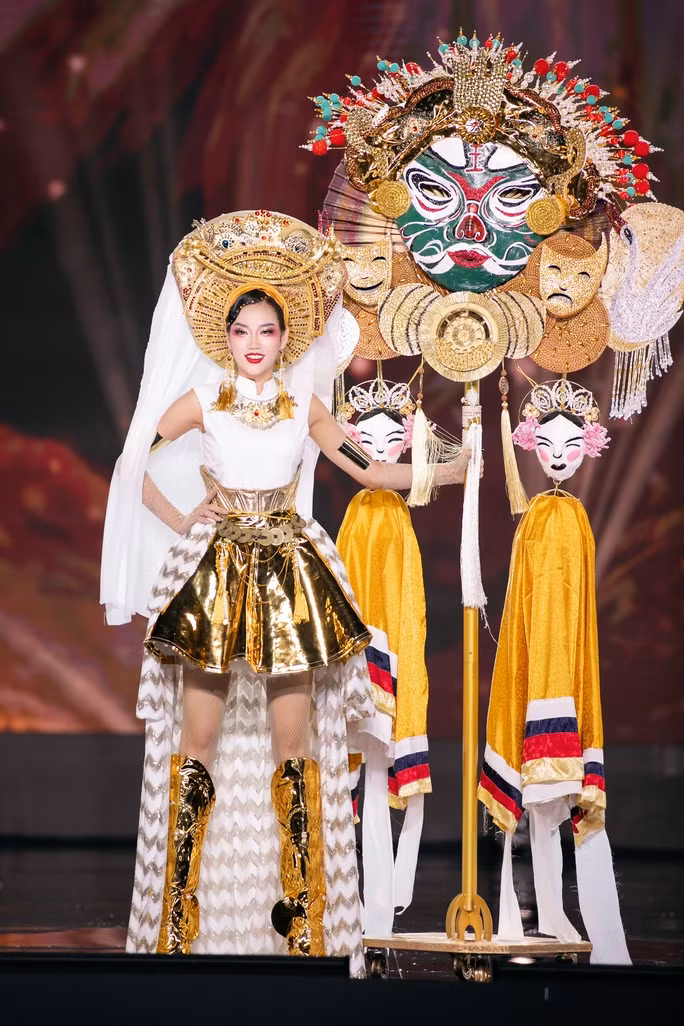 Về “trang phục dân tộc” tại các cuộc thi nhan sắc -0