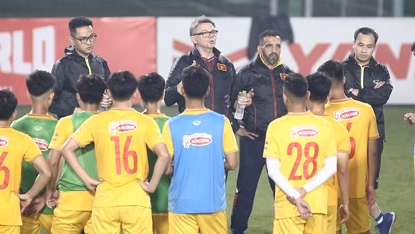 Đội tuyển U23 Việt Nam của ông Troussier “khởi động”