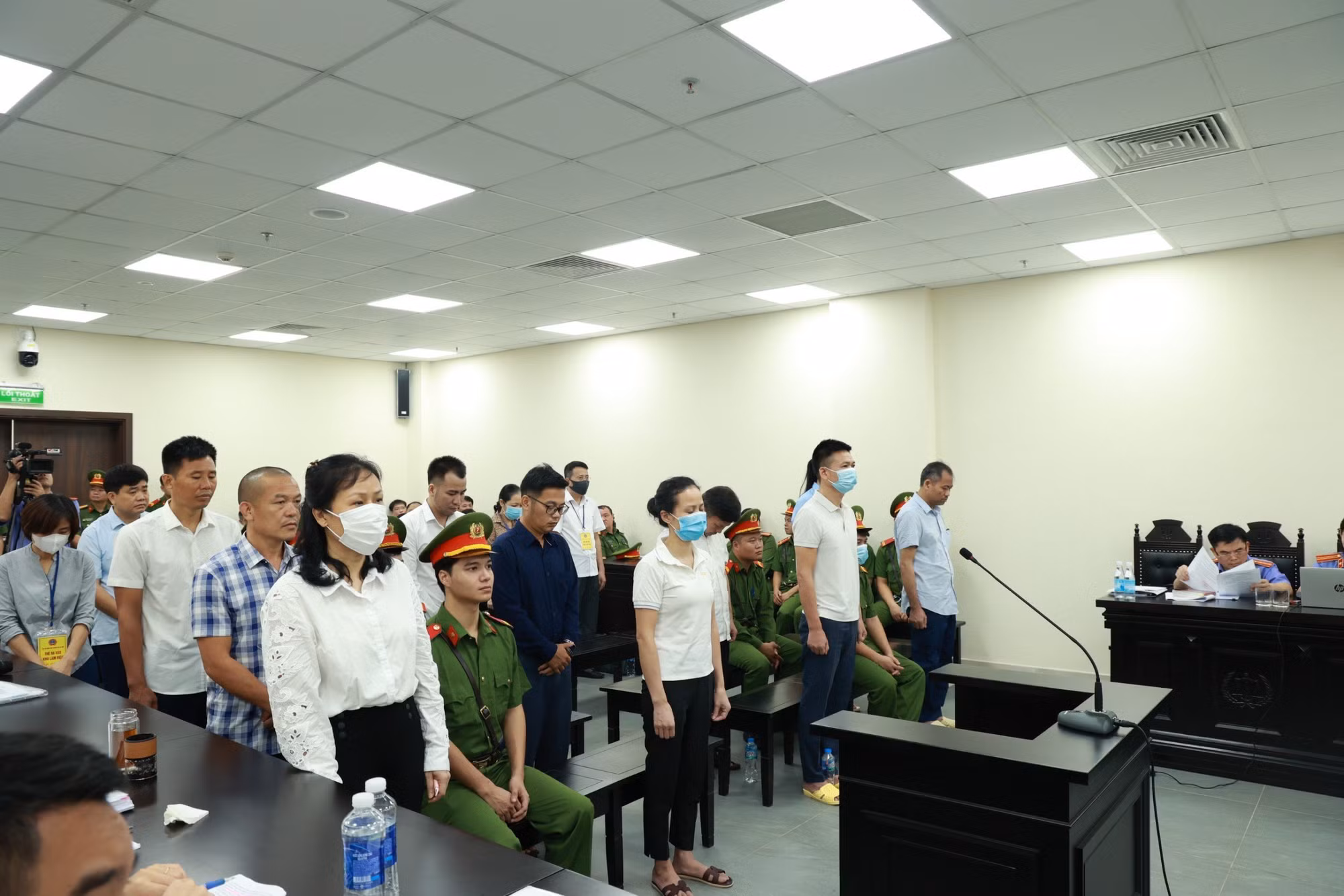 Cựu Chủ tịch TP Hà Nội Nguyễn Đức Chung nhận thêm bản án 18 tháng tù -0