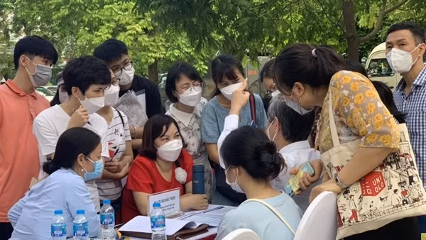 Chưa tăng học phí: Phù hợp trong ngắn hạn và những nỗi lo dài hạn