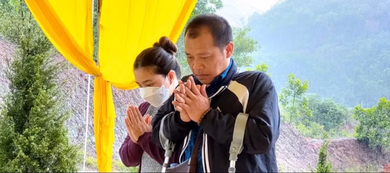 Công an thông tin về vụ án gửi con chữa bệnh nhận về hũ tro cốt -0