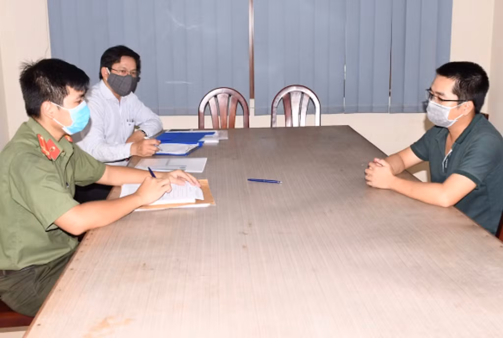 Bị xử phạt vì phát tán thông tin giả mạo VTV1 -0