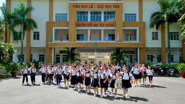 Giá SGK theo chương trình mới cao gấp đôi so với chương trình hiện hành ảnh 2