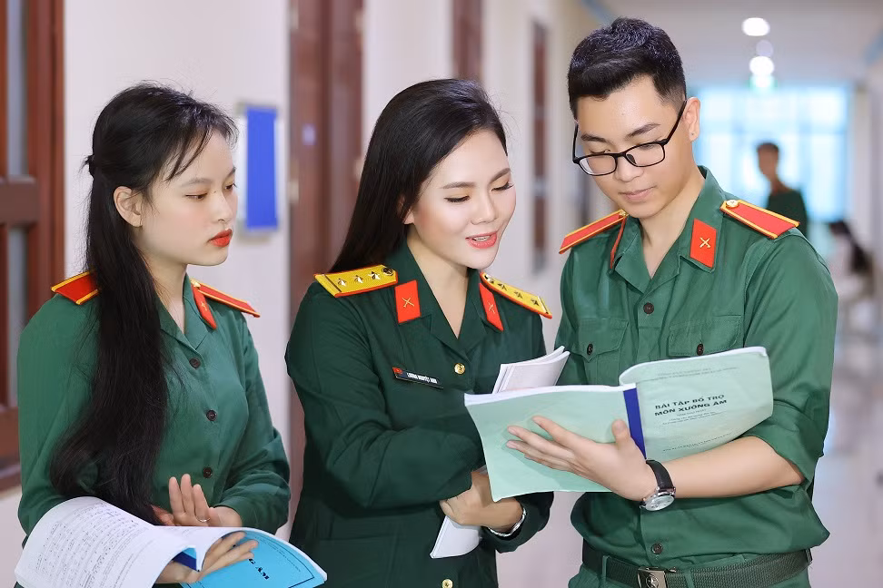 Chị em quán quân Sao mai Lương Nguyệt Anh, Lương Hải Yến làm MV tôn vinh giáo viên -0