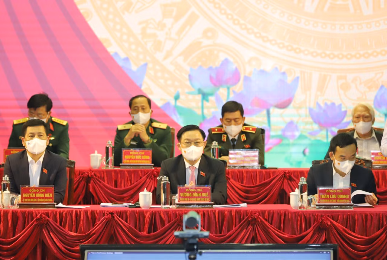 Chủ tịch Quốc hội tiếp xúc cử tri tại Hải Phòng -0