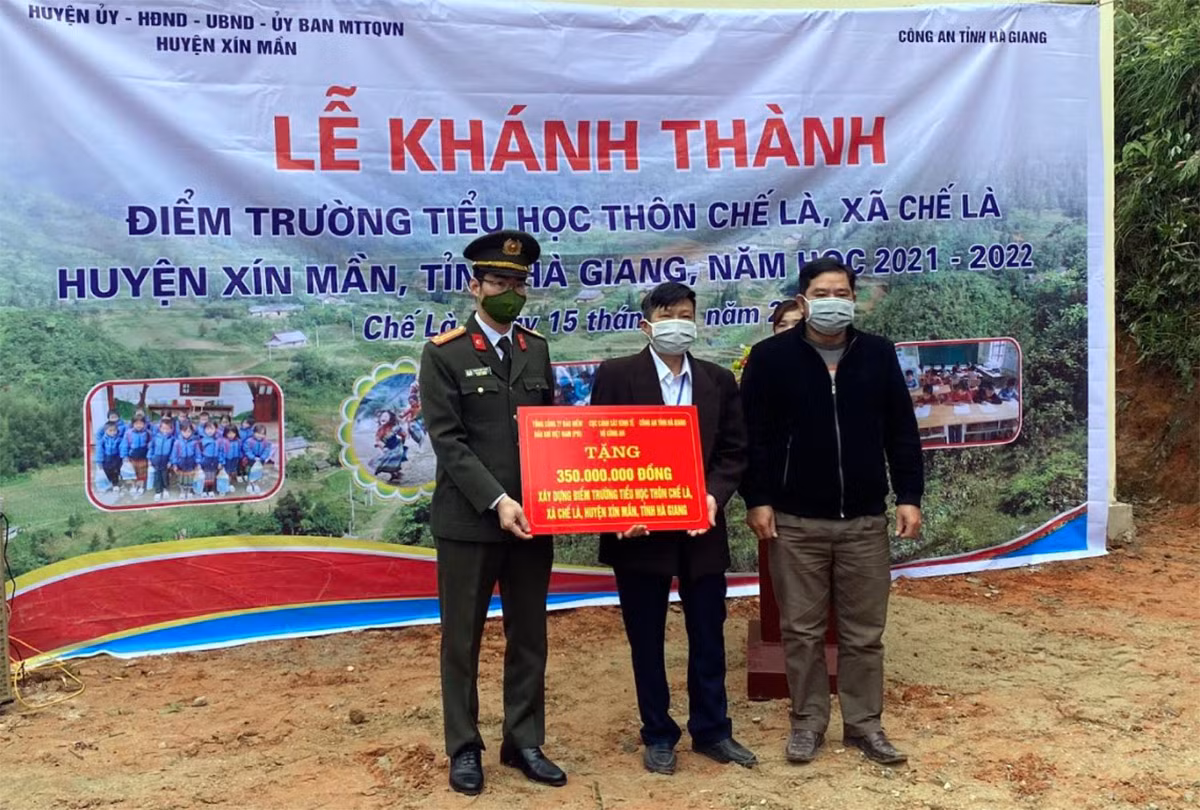 Khánh thành điểm&nbsp;trường tiểu học thôn Chế Là -0