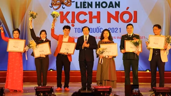 Nhà hát CAND nhận 13 Huy chương tại Liên hoan Kịch nói toàn quốc 2021