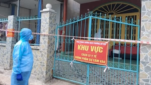 Bộ Y tế hướng dẫn phân loại 4 nhóm nguy cơ của F0 để định hướng điều trị ảnh 3