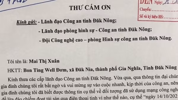 Công an Đắk Nông tặng quà Tết tại buôn kết nghĩa ảnh 4