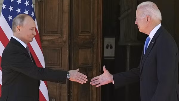 Điện Kremlin nói gì về cáo buộc có ý định tấn công Ukraine? ảnh 2