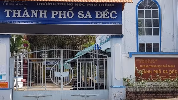 Bị giữ giấy báo dự thi tốt nghiệp do thiếu tiền học thêm ảnh 2