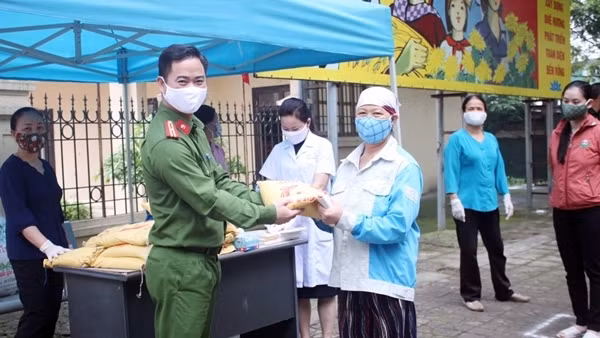 Những người vác tù và hàng tổng ảnh 5