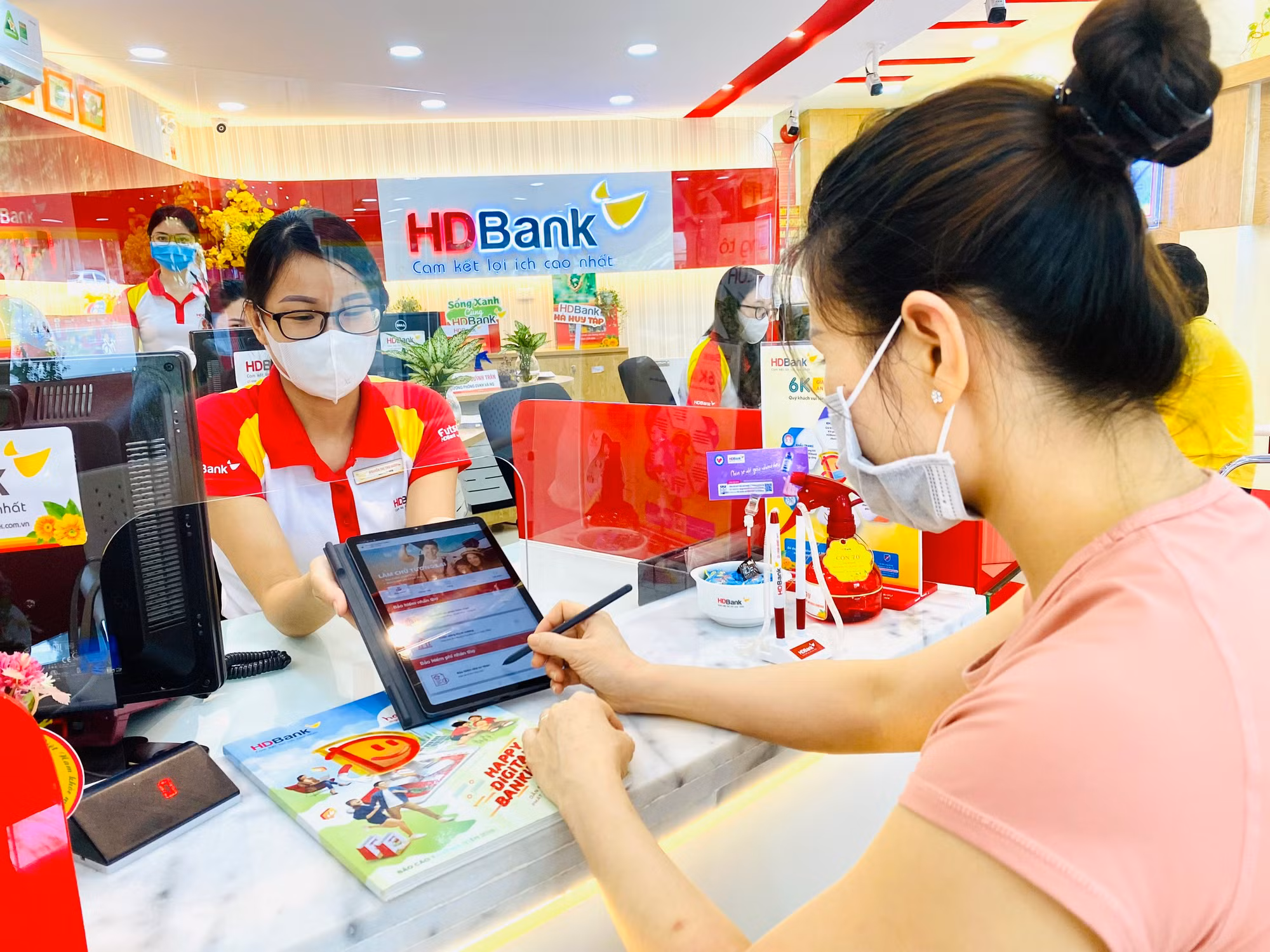 HDbank “tung” ứng dụng giúp khách hàng mua bán ngoại tệ thuận tiện nhất -0