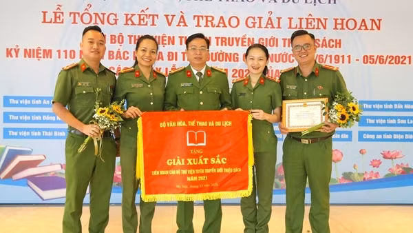 Liên hoan giới thiệu sách "Những người con bất tử" ảnh 3