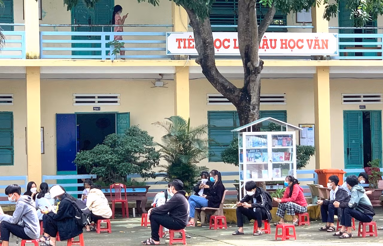 30 trường hợp nhiễm COVID-19 tại trường Nguyễn Duy Hiệu, tiếp tục xét nghiệm hàng trăm học sinh -1