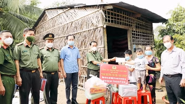 Không để các cháu mồ côi thiếu thốn trong dịp Tết Nguyên đán ảnh 4