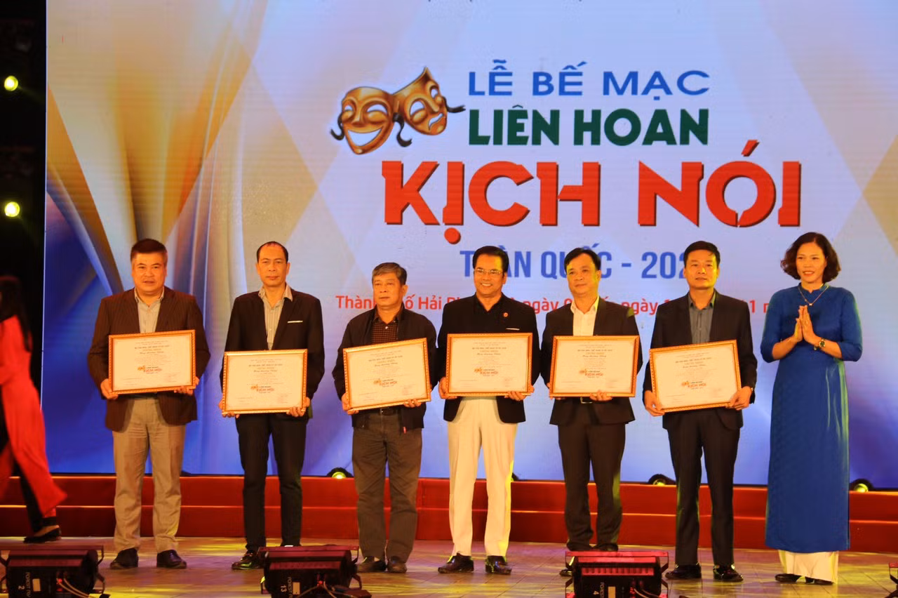 Nhà hát CAND nhận 13 Huy chương tại Liên hoan Kịch nói toàn quốc 2021 -0