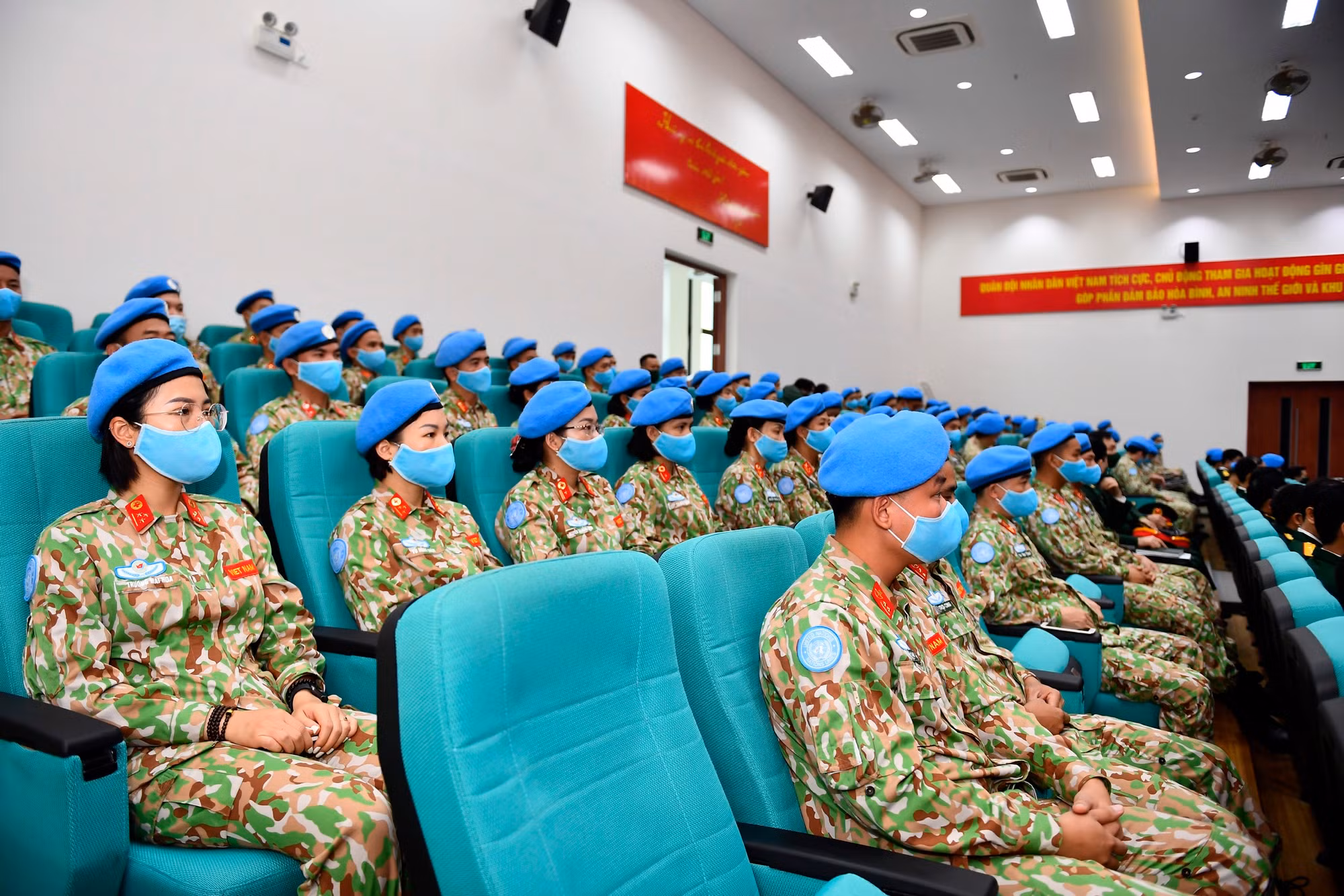 Việt Nam ra mắt Đội Công binh GGHB LHQ và Bệnh viện dã chiến cấp 2 số 4 -0