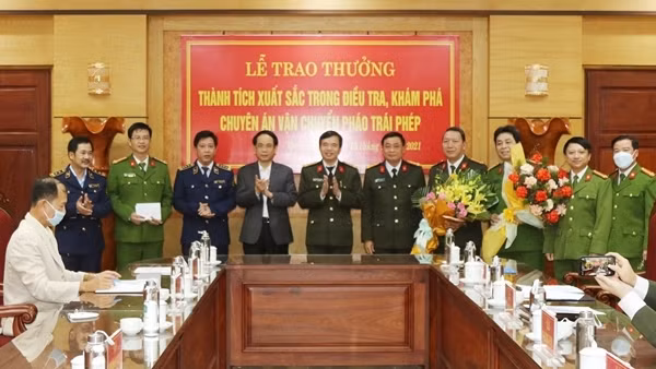 Bắt nhóm lừa đảo gần 5.000 nạn nhân ảnh 7