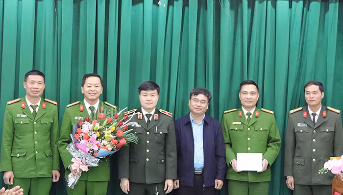 Công an Sơn La khen thưởng tập thể, cá nhân phá thành công chuyên án ma túy lớn -0