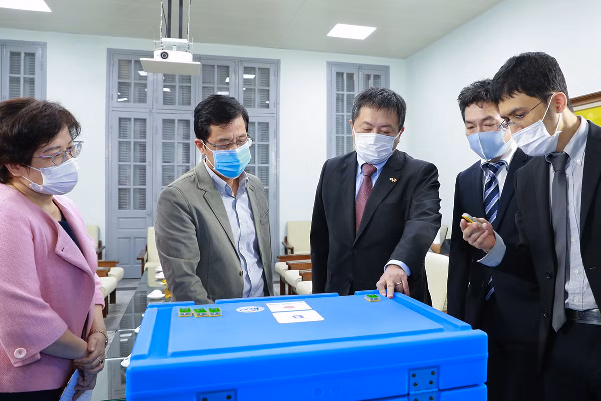 JICA cung cấp cho Việt Nam hòm lạnh bảo quản vaccine -1