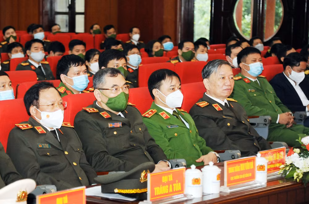 Công bố quyết định Giám đốc Công an tỉnh Điện Biên -0