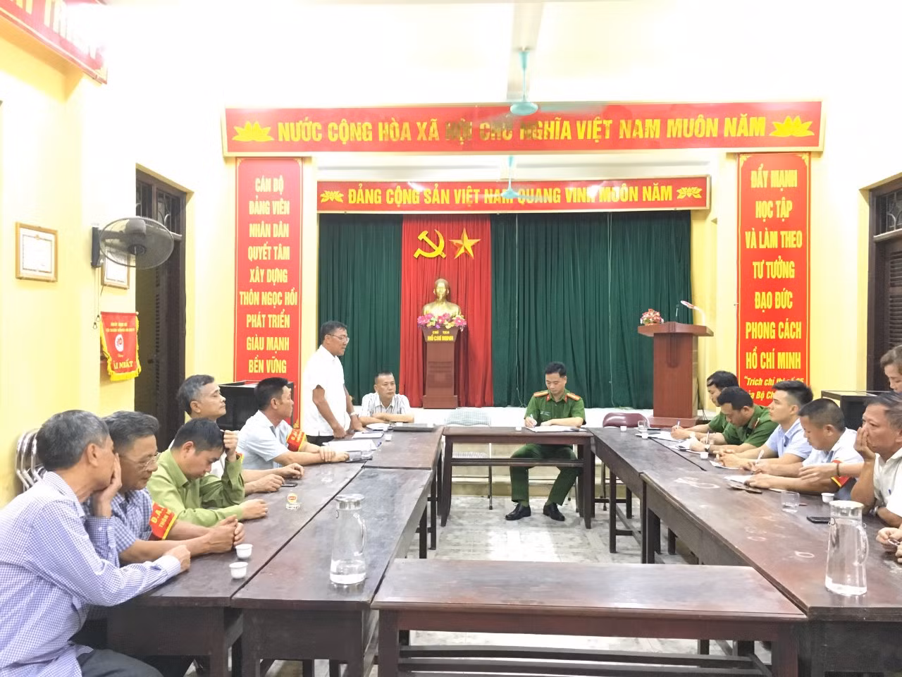 Hiệu quả từ mô hình “Rà soát tình hình an ninh trật tự tại các thôn, tổ dân phố” -0