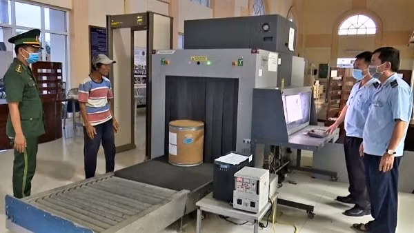 Chống buôn lậu ở biên giới Tây Nam những ngày cuối năm ảnh 6