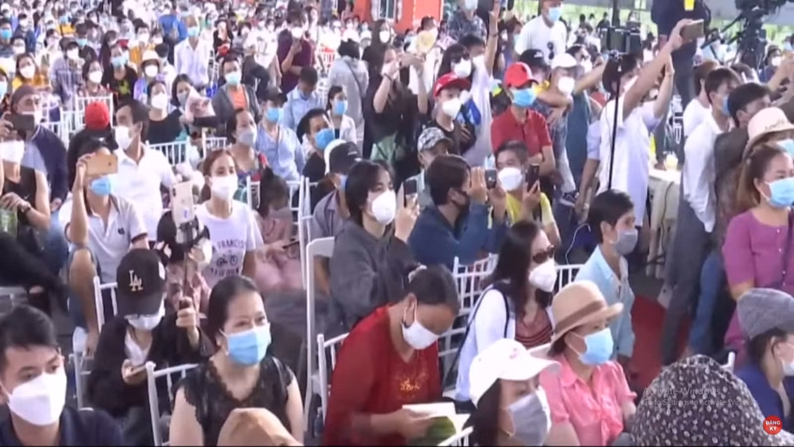 Bộ Thông tin và truyền thông yêu cầu Bình Dương xử lý vụ bà Phương Hằng livestream -0