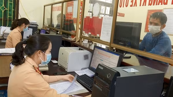 365 lượt tập thể, cá nhân Công an tỉnh Ninh Bình được khen thưởng trong 6 tháng đầu năm ảnh 3