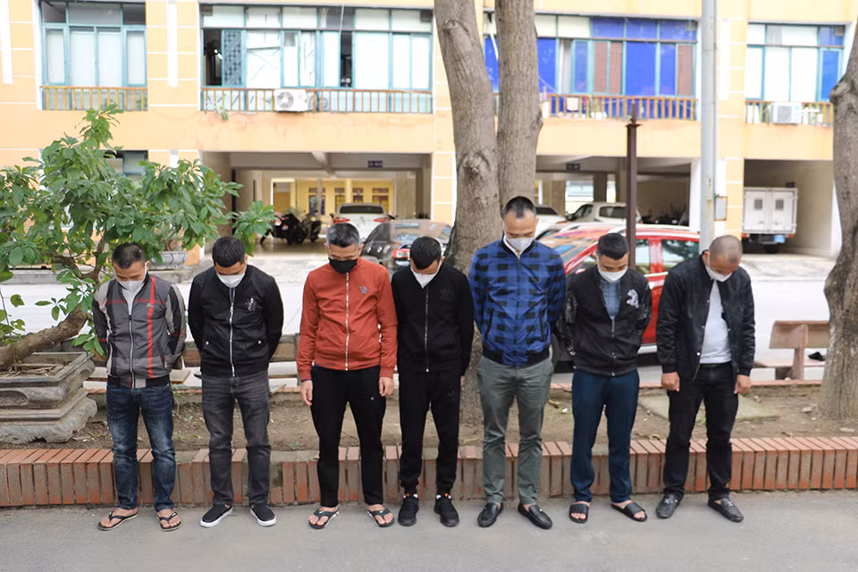 Đánh sập 2 đường dây đánh bạc nghìn tỷ -0