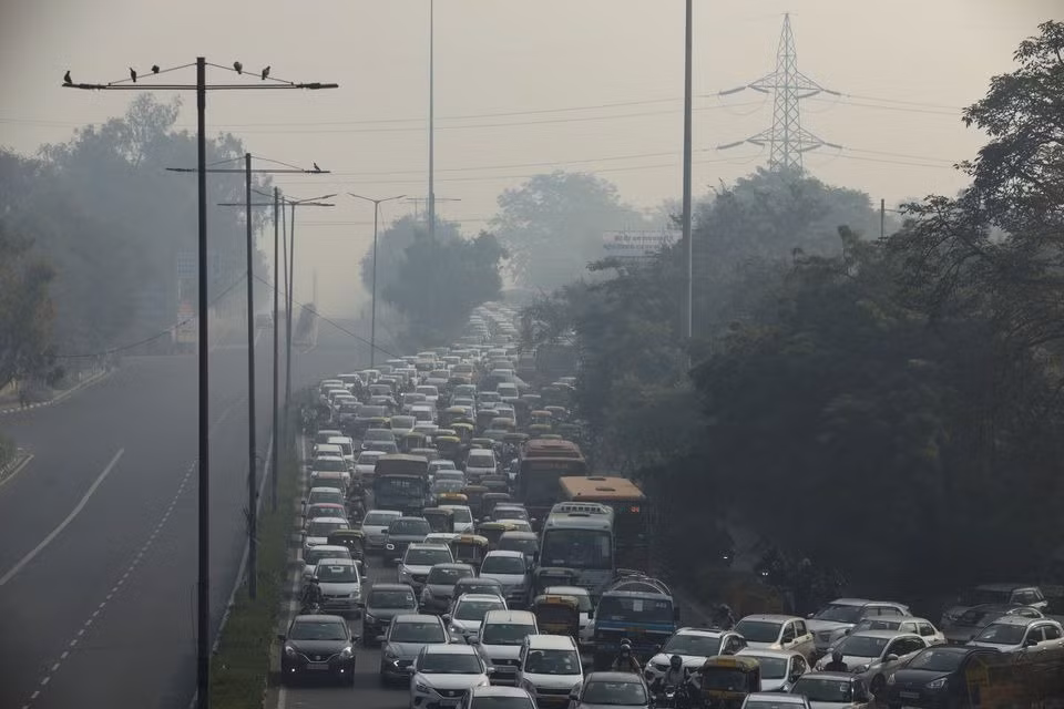 Thủ đô Ấn Độ đóng cửa nhà máy, trường học vì ô nhiễm kinh hoàng -0