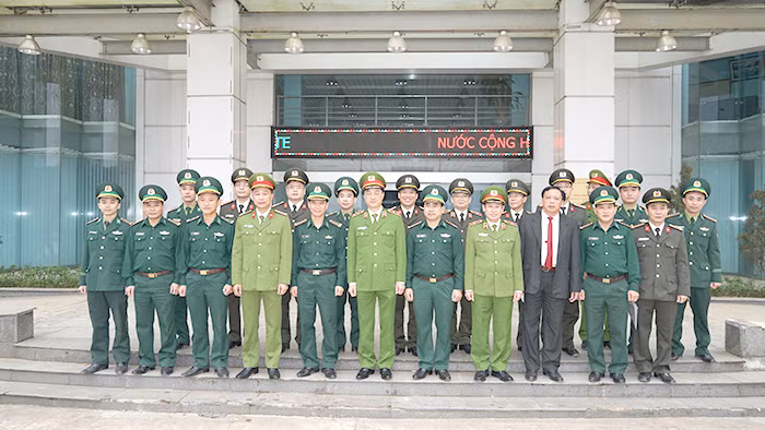 Thắt chặt hơn nữa mối quan hệ giữa hai Bộ Công an Việt - Lào -1