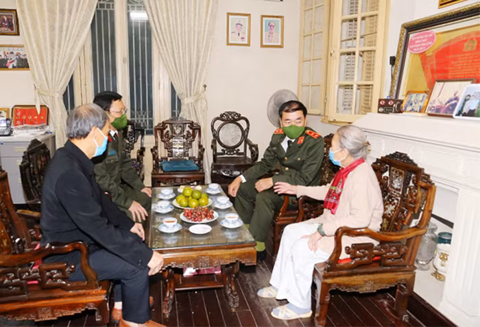 Tri ân nhà giáo - viết tiếp truyền thống “tôn sư trọng đạo” cao quý -0