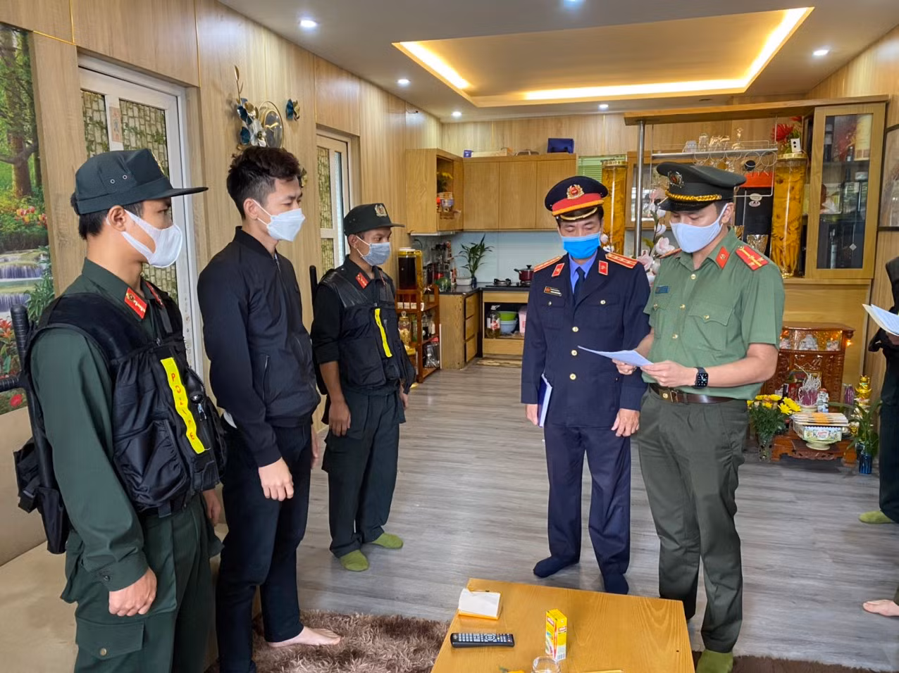 Vụ án tại Cảng hàng không Phú Bài: Bắt thêm 2 Giám đốc Công ty taxi -0