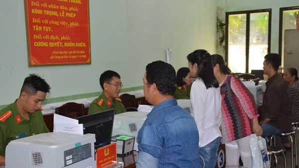 Dùng mã QR giải quyết thủ tục hành chính tại huyện Cư Kuin ảnh 7