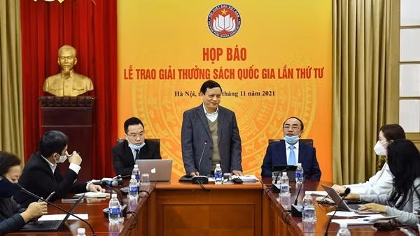 25 cuốn sách, bộ sách đạt Giải thưởng Sách quốc gia năm 2021